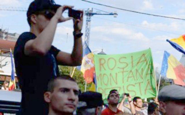 Le Monde scrie despre protestele din România